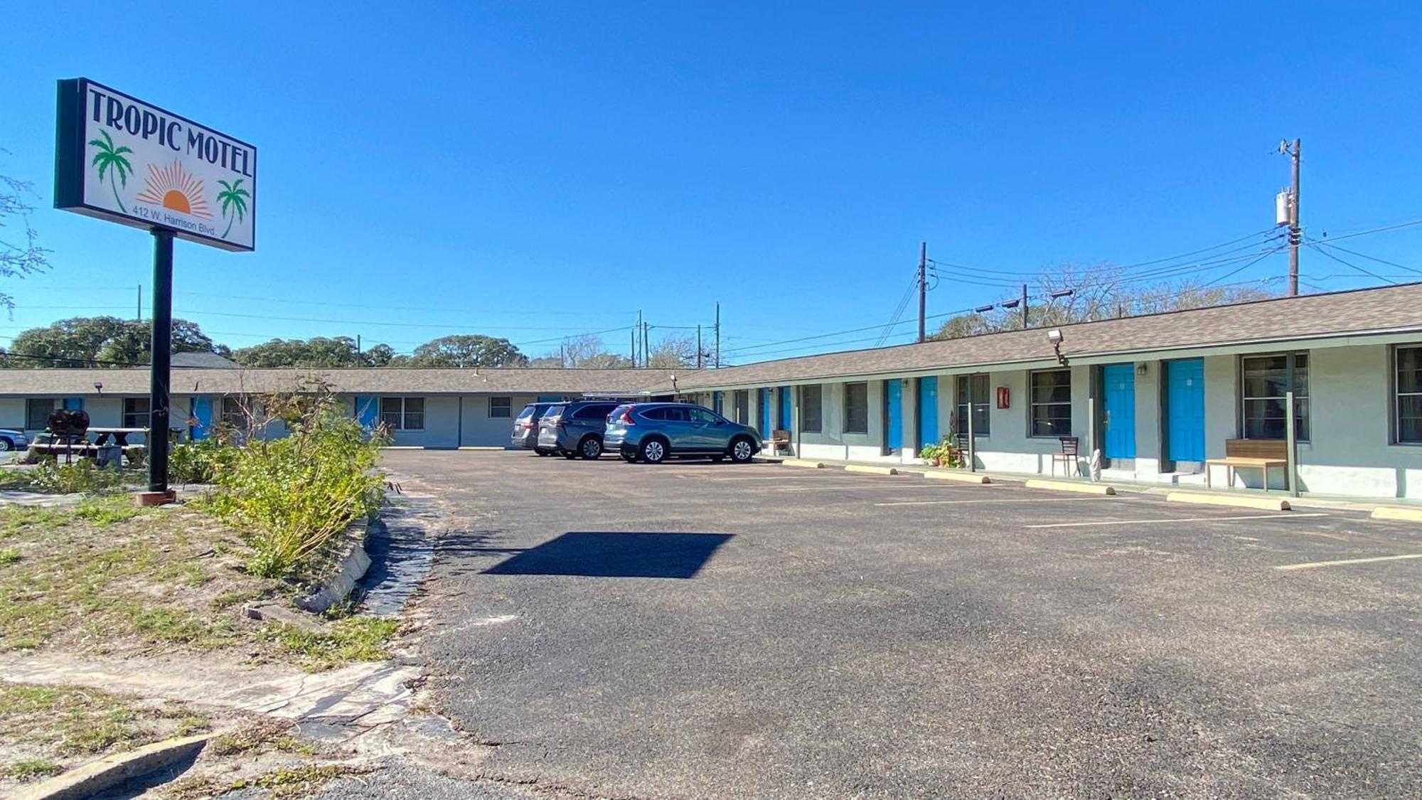 Tropic Motel Aransas Pass Exterior photo