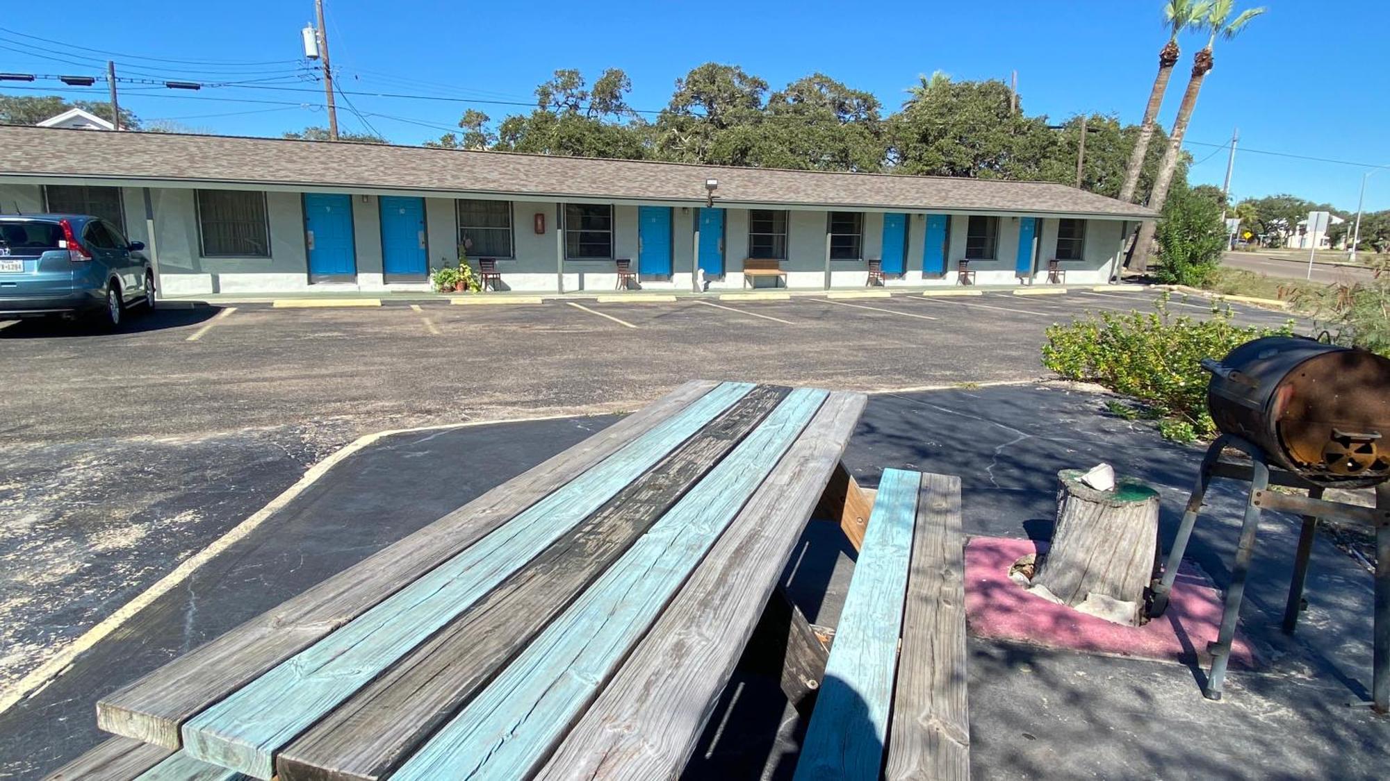 Tropic Motel Aransas Pass Exterior photo